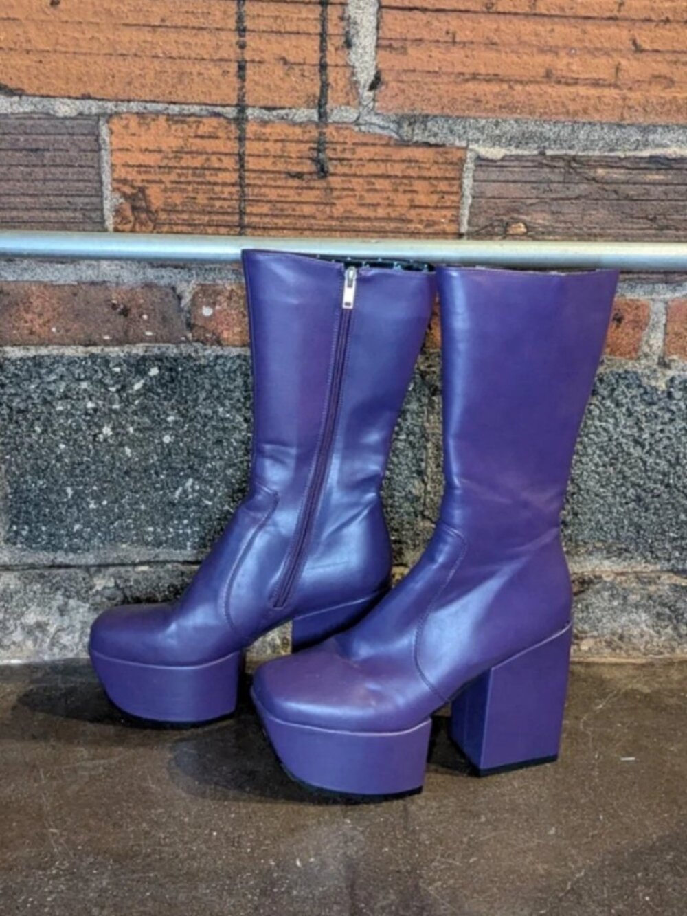 LaModa purple boots